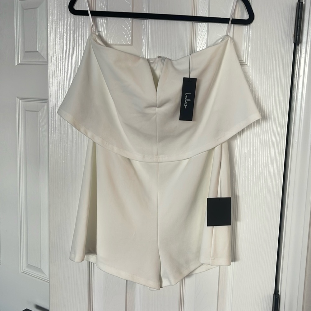 Lulu’s romper in white size large NWT